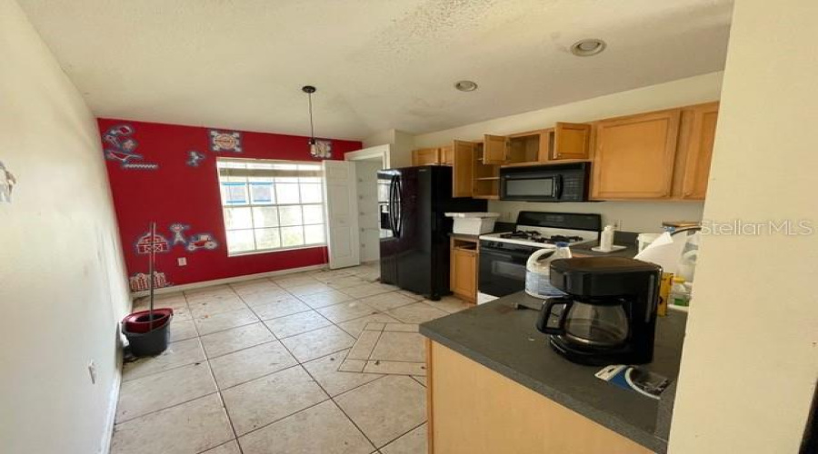 DAVENPORT, Florida 33896, 4 Bedrooms Bedrooms, ,2 BathroomsBathrooms,Residential,For Sale,CELLO,0,MFRO6329198