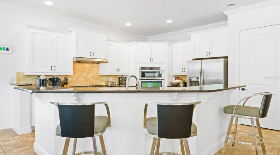 KISSIMMEE, Florida 34747, 5 Bedrooms Bedrooms, ,5 BathroomsBathrooms,Residential,For Sale,DESERT MOUNTAIN,0,MFRO6329371
