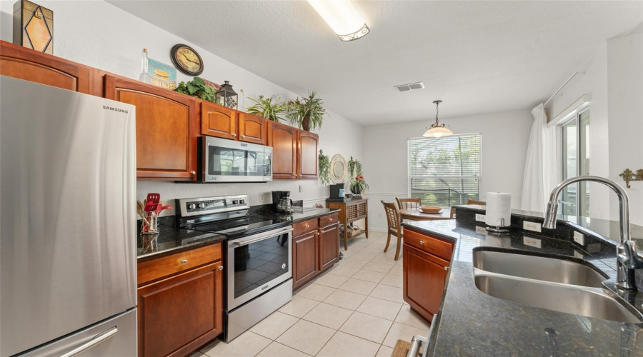 KISSIMMEE, Florida 34747, 5 Bedrooms Bedrooms, ,5 BathroomsBathrooms,Residential,For Sale,MANESTY,0,MFRTB8409242