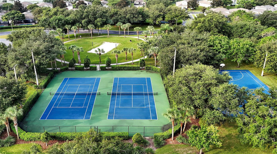 KISSIMMEE, Florida 34747, 5 Bedrooms Bedrooms, ,5 BathroomsBathrooms,Residential,For Sale,MANESTY,0,MFRTB8409242