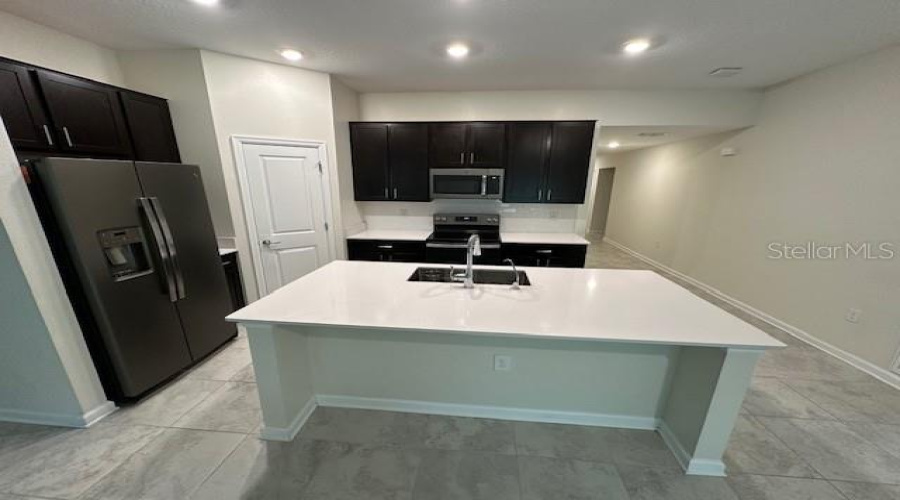 KISSIMMEE, Florida 34746, 3 Bedrooms Bedrooms, ,2 BathroomsBathrooms,Residential,For Sale,BLUFF OAK,0,MFRS5131359