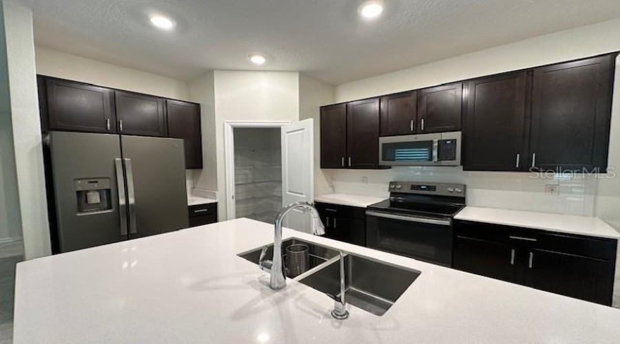 KISSIMMEE, Florida 34746, 3 Bedrooms Bedrooms, ,2 BathroomsBathrooms,Residential,For Sale,BLUFF OAK,0,MFRS5131359