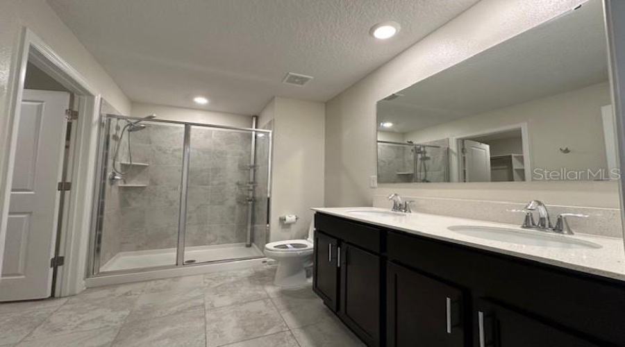 KISSIMMEE, Florida 34746, 3 Bedrooms Bedrooms, ,2 BathroomsBathrooms,Residential,For Sale,BLUFF OAK,0,MFRS5131359