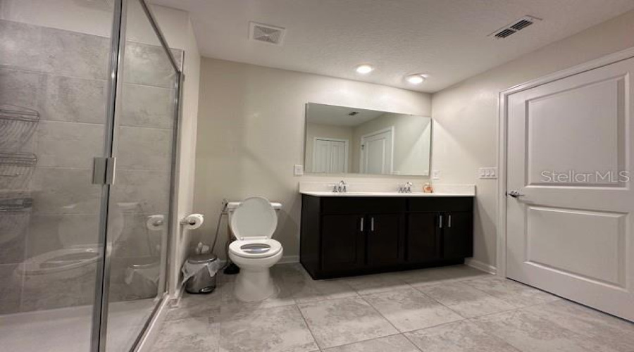 KISSIMMEE, Florida 34746, 3 Bedrooms Bedrooms, ,2 BathroomsBathrooms,Residential,For Sale,BLUFF OAK,0,MFRS5131359