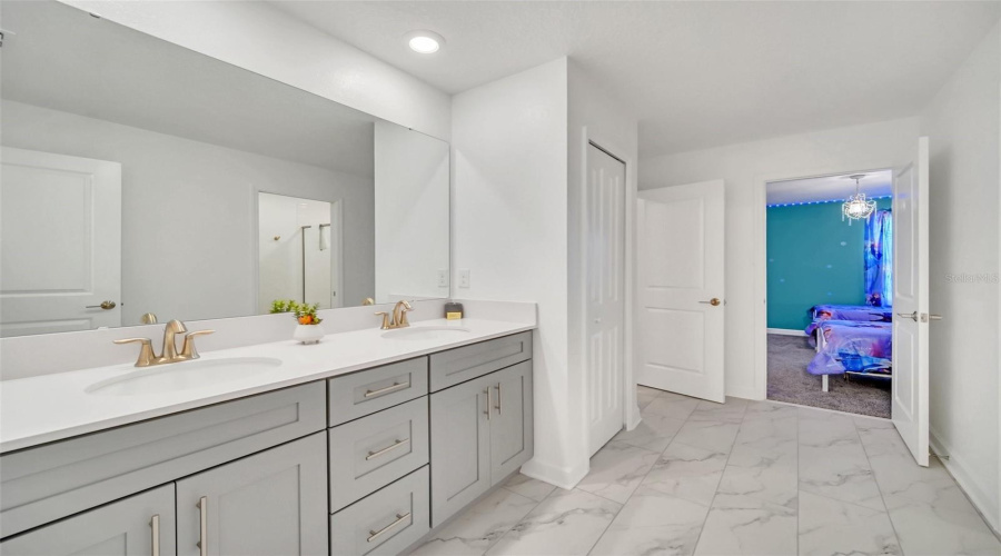 KISSIMMEE, Florida 34746, 9 Bedrooms Bedrooms, ,5 BathroomsBathrooms,Residential,For Sale,SIMILE,0,MFRO6329444