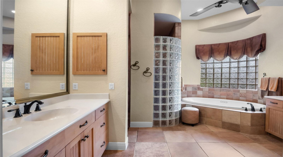 ORLANDO, Florida 32836, 4 Bedrooms Bedrooms, ,4 BathroomsBathrooms,Residential,For Sale,GREY HAWK,0,MFRO6324368