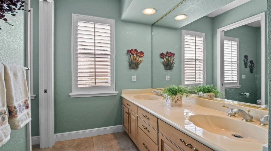 ORLANDO, Florida 32836, 4 Bedrooms Bedrooms, ,4 BathroomsBathrooms,Residential,For Sale,GREY HAWK,0,MFRO6324368
