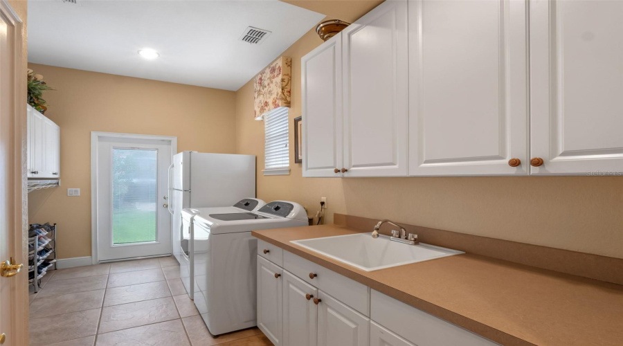 ORLANDO, Florida 32836, 4 Bedrooms Bedrooms, ,4 BathroomsBathrooms,Residential,For Sale,GREY HAWK,0,MFRO6324368
