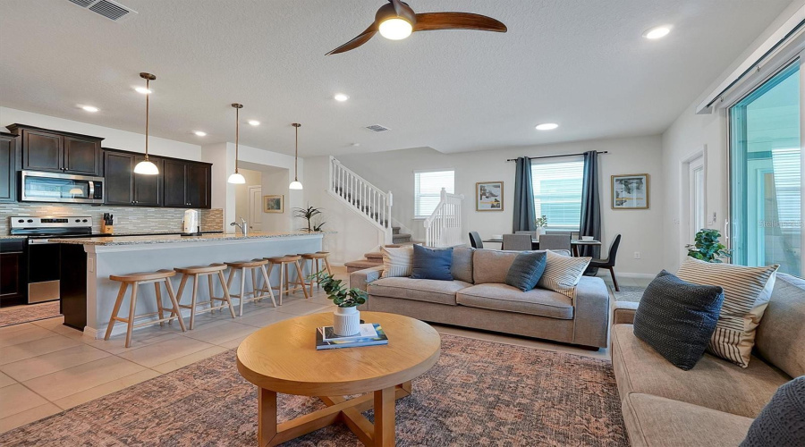 DAVENPORT, Florida 33897, 5 Bedrooms Bedrooms, ,4 BathroomsBathrooms,Residential,For Sale,PARADISE,0,MFRO6329700