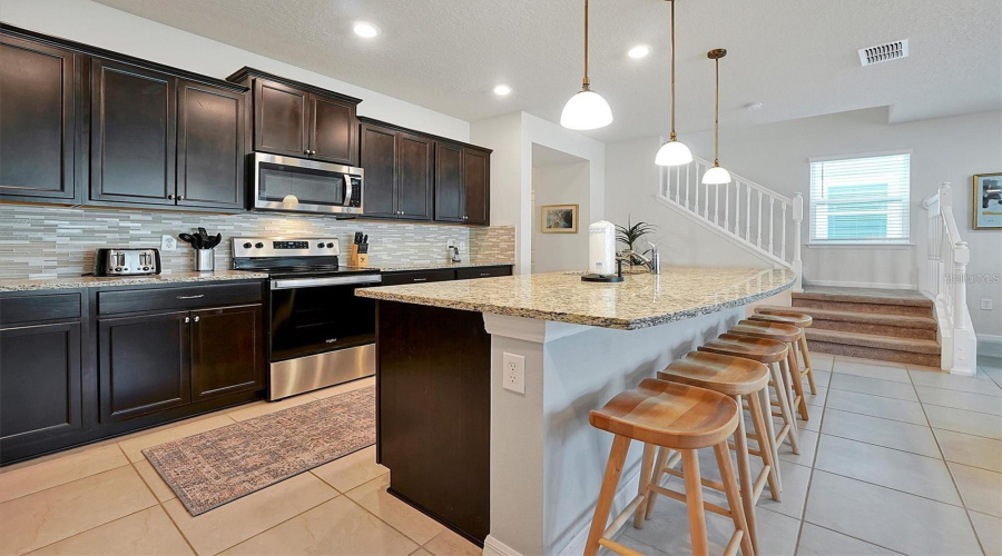 DAVENPORT, Florida 33897, 5 Bedrooms Bedrooms, ,4 BathroomsBathrooms,Residential,For Sale,PARADISE,0,MFRO6329700