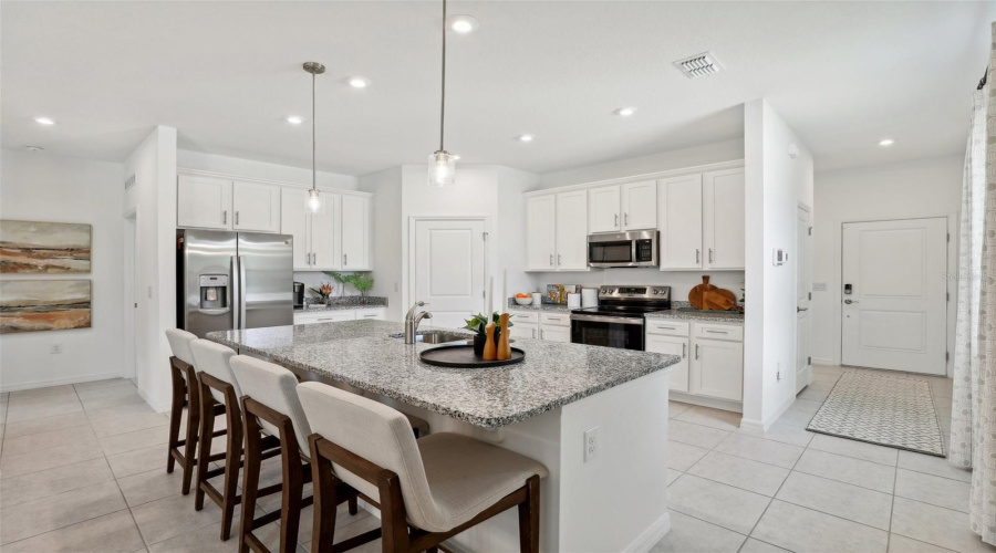 DAVENPORT, Florida 33837, 3 Bedrooms Bedrooms, ,2 BathroomsBathrooms,Residential,For Sale,MEADOW WALK,0,MFRO6329743