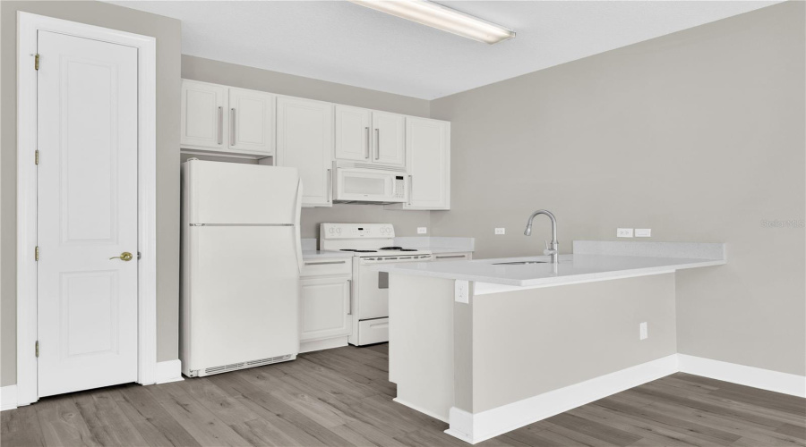 CELEBRATION, Florida 34747, 5 Bedrooms Bedrooms, ,4 BathroomsBathrooms,Residential,For Sale,ROYCROFT,0,MFRO6329057