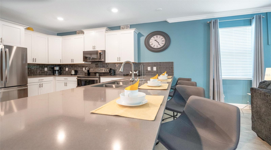 KISSIMMEE, Florida 34746, 8 Bedrooms Bedrooms, ,5 BathroomsBathrooms,Residential,For Sale,OXYMORON,0,MFRO6329235