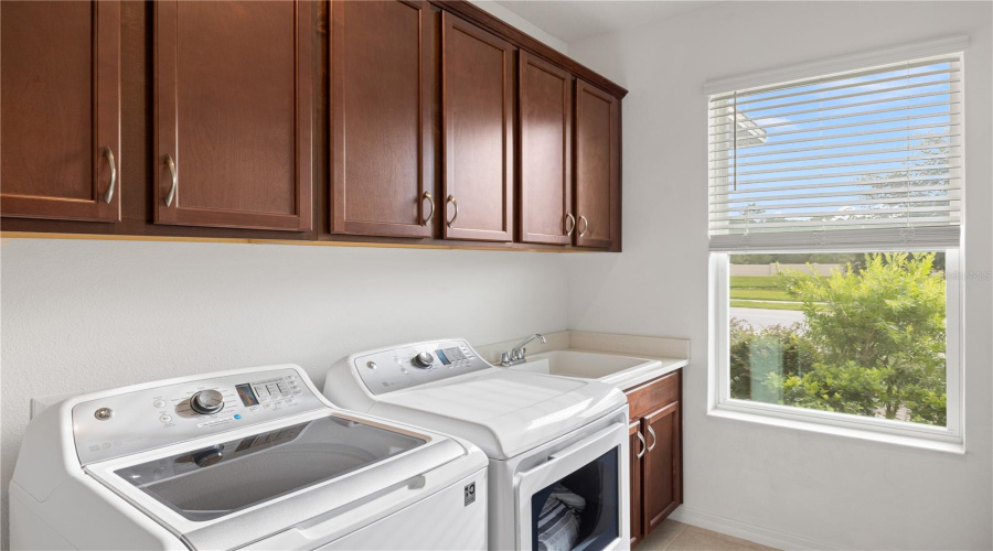 KISSIMMEE, Florida 34746, 4 Bedrooms Bedrooms, ,2 BathroomsBathrooms,Residential,For Sale,DAVENPORT CREEK,0,MFRO6329754