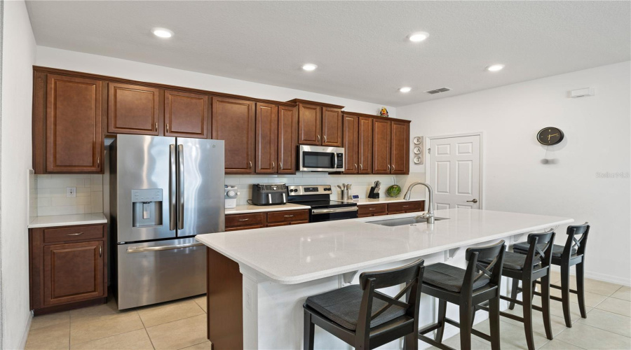 KISSIMMEE, Florida 34746, 4 Bedrooms Bedrooms, ,2 BathroomsBathrooms,Residential,For Sale,DAVENPORT CREEK,0,MFRO6329754