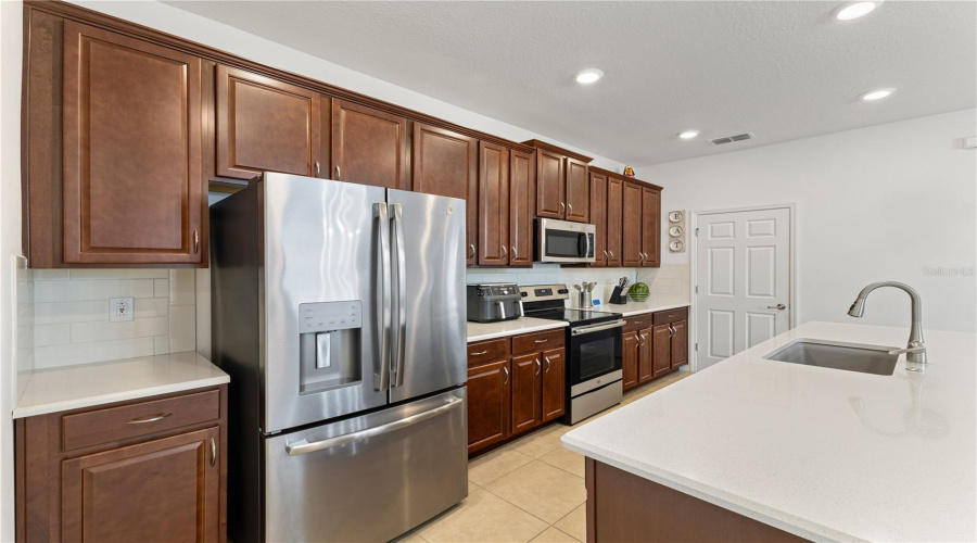 KISSIMMEE, Florida 34746, 4 Bedrooms Bedrooms, ,2 BathroomsBathrooms,Residential,For Sale,DAVENPORT CREEK,0,MFRO6329754