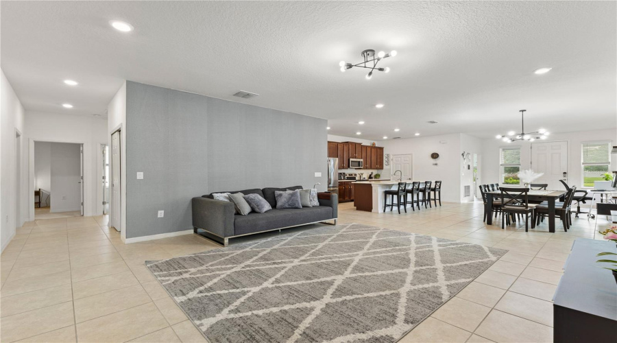 KISSIMMEE, Florida 34746, 4 Bedrooms Bedrooms, ,2 BathroomsBathrooms,Residential,For Sale,DAVENPORT CREEK,0,MFRO6329754
