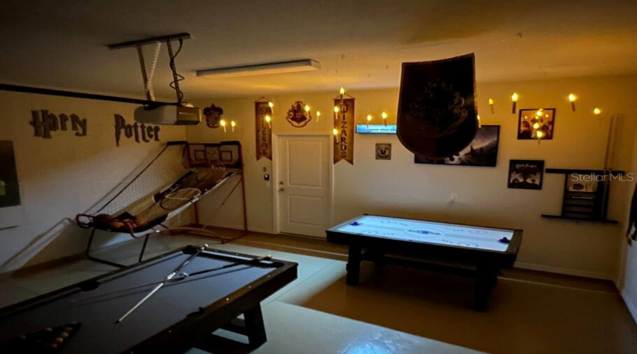 DAVENPORT, Florida 33837, 6 Bedrooms Bedrooms, ,4 BathroomsBathrooms,Residential,For Sale,OAKMOSS,0,MFRO6325578