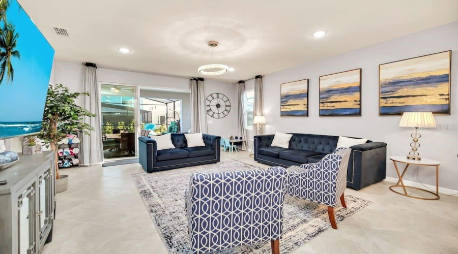 DAVENPORT, Florida 33837, 6 Bedrooms Bedrooms, ,4 BathroomsBathrooms,Residential,For Sale,OAKMOSS,0,MFRO6325578