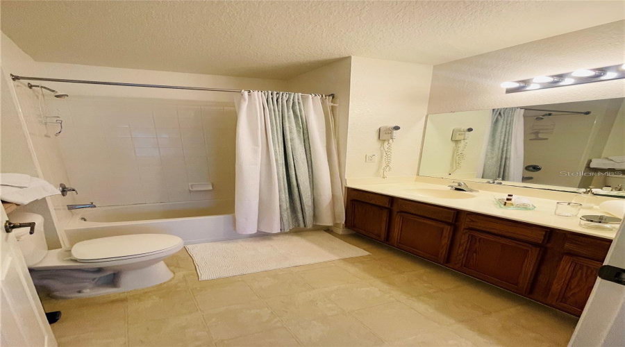 KISSIMMEE, Florida 34746, 4 Bedrooms Bedrooms, ,3 BathroomsBathrooms,Residential,For Sale,LODI,0,MFRO6269937