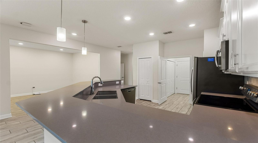 DAVENPORT, Florida 33896, 2 Bedrooms Bedrooms, ,2 BathroomsBathrooms,Residential,For Sale,QUAKER RIDGE LN,0,MFRS5131321