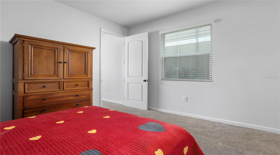 DAVENPORT, Florida 33837, 5 Bedrooms Bedrooms, ,3 BathroomsBathrooms,Residential,For Sale,SUGARWOOD,0,MFRO6329557