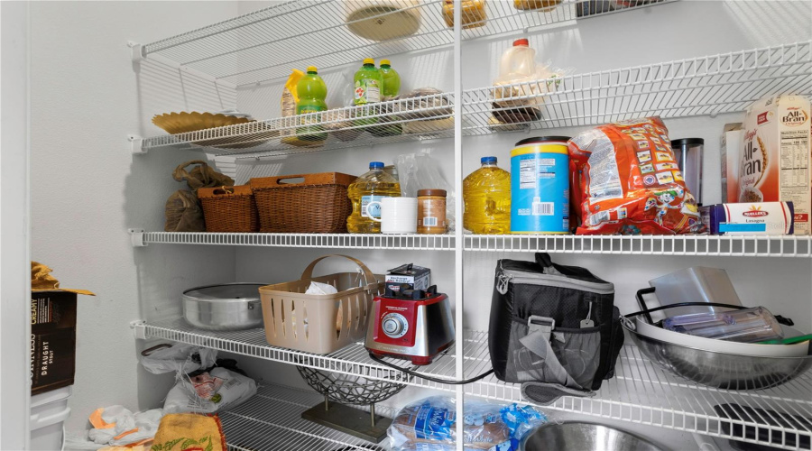 DAVENPORT, Florida 33837, 5 Bedrooms Bedrooms, ,3 BathroomsBathrooms,Residential,For Sale,SUGARWOOD,0,MFRO6329557