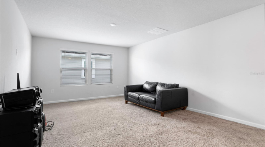 DAVENPORT, Florida 33837, 5 Bedrooms Bedrooms, ,3 BathroomsBathrooms,Residential,For Sale,SUGARWOOD,0,MFRO6329557