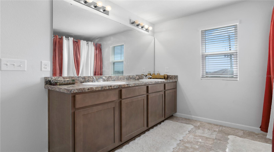 DAVENPORT, Florida 33837, 5 Bedrooms Bedrooms, ,3 BathroomsBathrooms,Residential,For Sale,SUGARWOOD,0,MFRO6329557