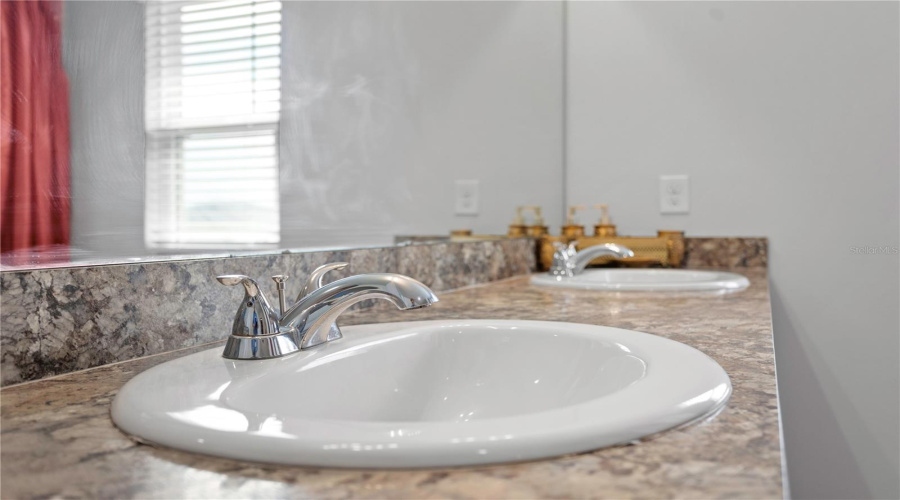 DAVENPORT, Florida 33837, 5 Bedrooms Bedrooms, ,3 BathroomsBathrooms,Residential,For Sale,SUGARWOOD,0,MFRO6329557