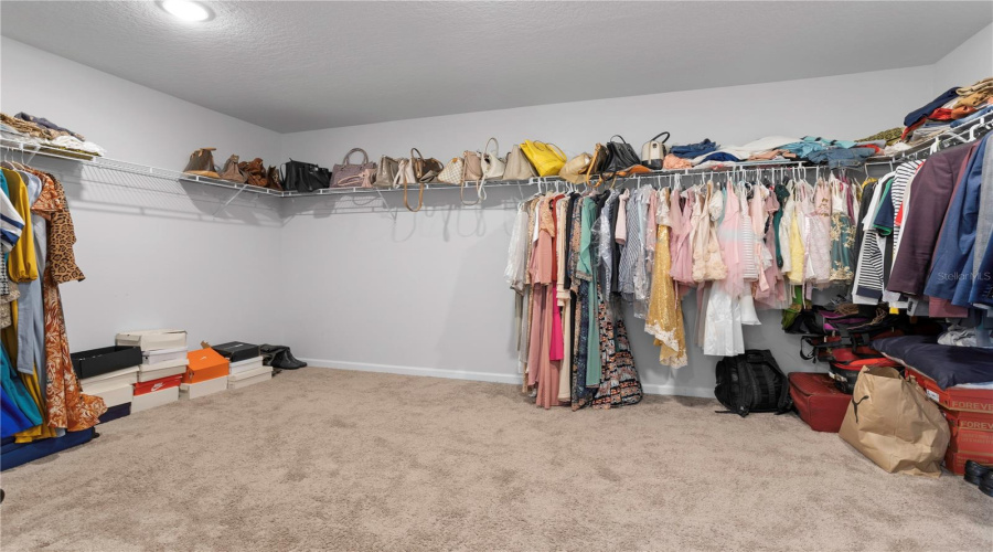 DAVENPORT, Florida 33837, 5 Bedrooms Bedrooms, ,3 BathroomsBathrooms,Residential,For Sale,SUGARWOOD,0,MFRO6329557