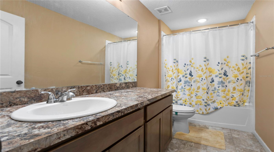 DAVENPORT, Florida 33837, 5 Bedrooms Bedrooms, ,3 BathroomsBathrooms,Residential,For Sale,SUGARWOOD,0,MFRO6329557