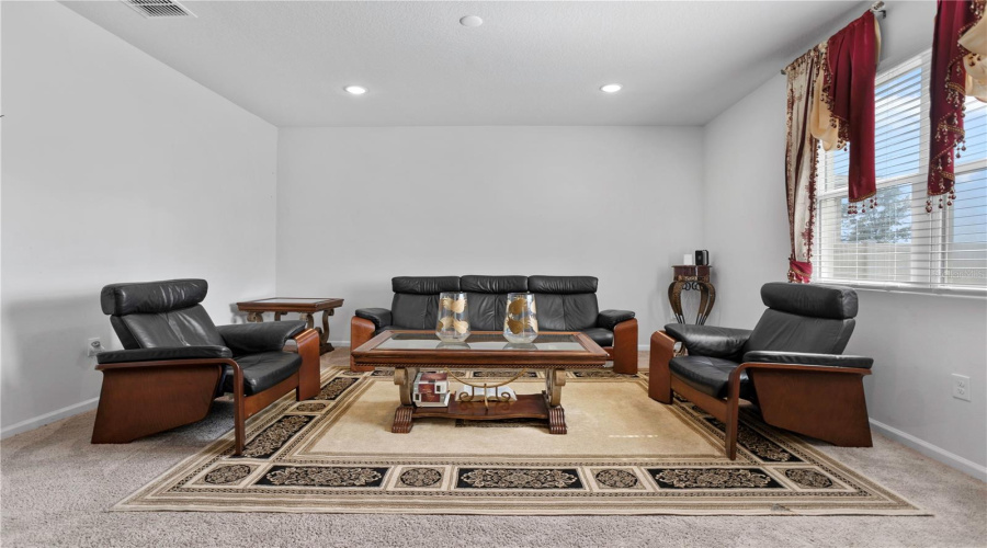 DAVENPORT, Florida 33837, 5 Bedrooms Bedrooms, ,3 BathroomsBathrooms,Residential,For Sale,SUGARWOOD,0,MFRO6329557