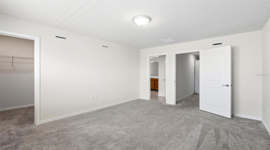 DAVENPORT, Florida 33896, 3 Bedrooms Bedrooms, ,2 BathroomsBathrooms,Residential,For Sale,STUNNING,0,MFRS5131322