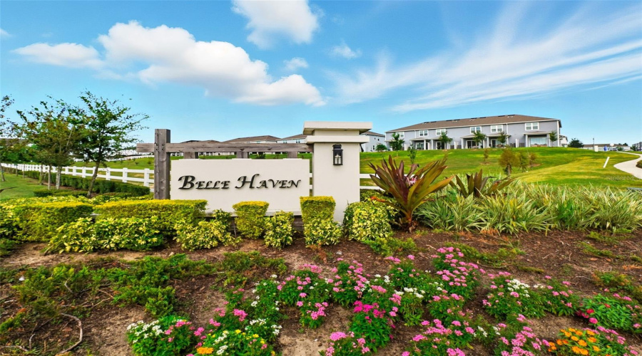 DAVENPORT, Florida 33896, 3 Bedrooms Bedrooms, ,2 BathroomsBathrooms,Residential,For Sale,STUNNING,0,MFRS5131322