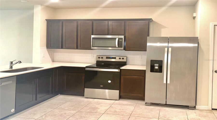 DAVENPORT, Florida 33896, 3 Bedrooms Bedrooms, ,2 BathroomsBathrooms,Residential,For Sale,STUNNING,0,MFRS5131322
