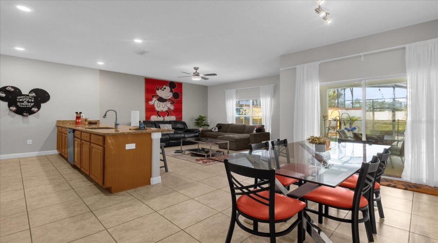 Fully equipped home with all furnishings & decor.