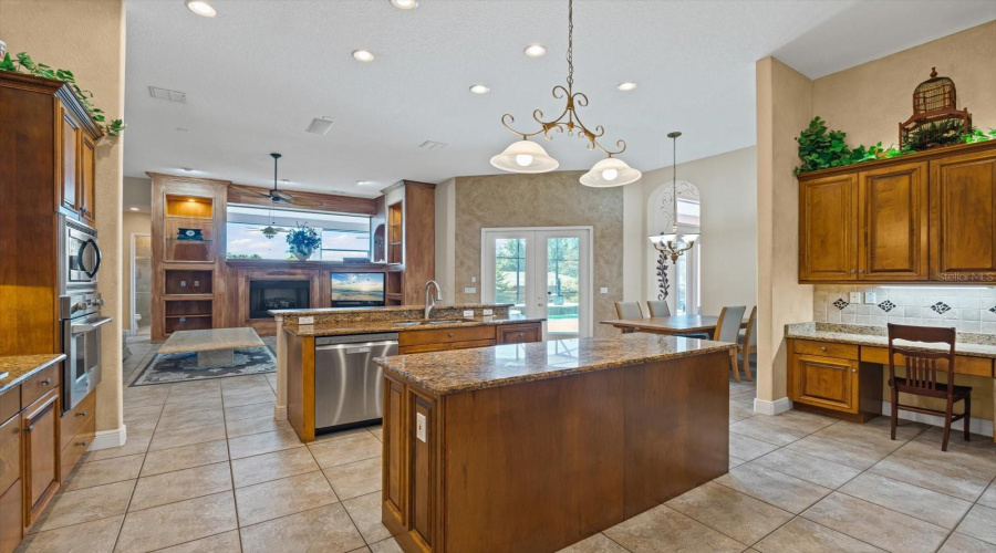 Deluxe Kitchen