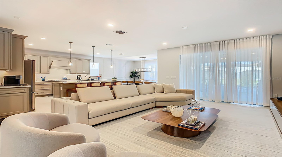 ORLANDO, Florida 32836, 5 Bedrooms Bedrooms, ,4 BathroomsBathrooms,Residential,For Sale,PARKVIEW RESERVE,0,MFRO6328563