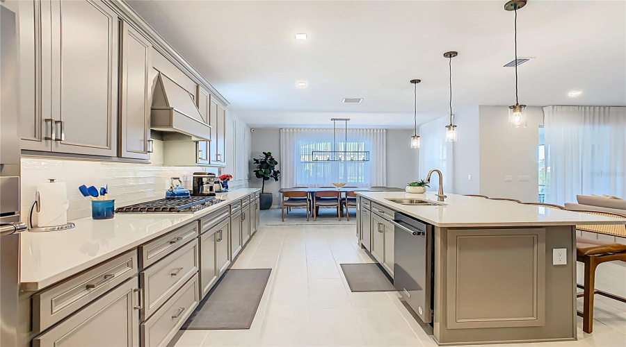 ORLANDO, Florida 32836, 5 Bedrooms Bedrooms, ,4 BathroomsBathrooms,Residential,For Sale,PARKVIEW RESERVE,0,MFRO6328563