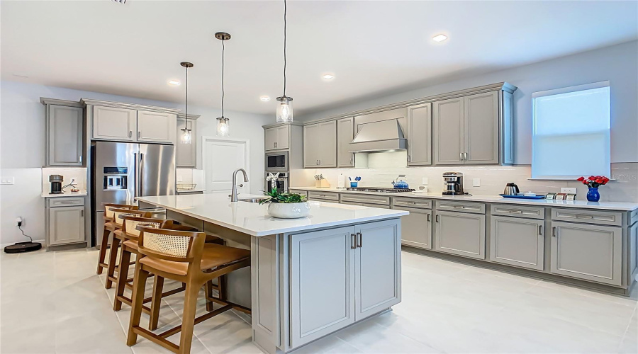 ORLANDO, Florida 32836, 5 Bedrooms Bedrooms, ,4 BathroomsBathrooms,Residential,For Sale,PARKVIEW RESERVE,0,MFRO6328563