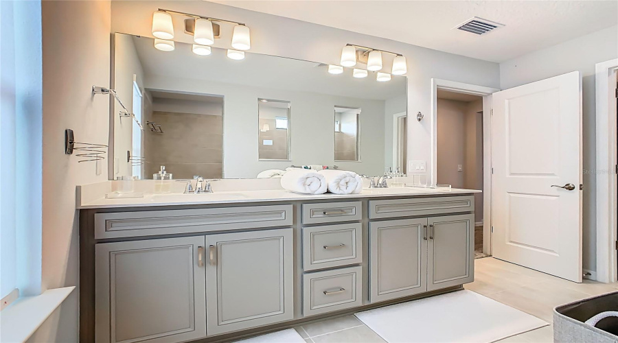 ORLANDO, Florida 32836, 5 Bedrooms Bedrooms, ,4 BathroomsBathrooms,Residential,For Sale,PARKVIEW RESERVE,0,MFRO6328563