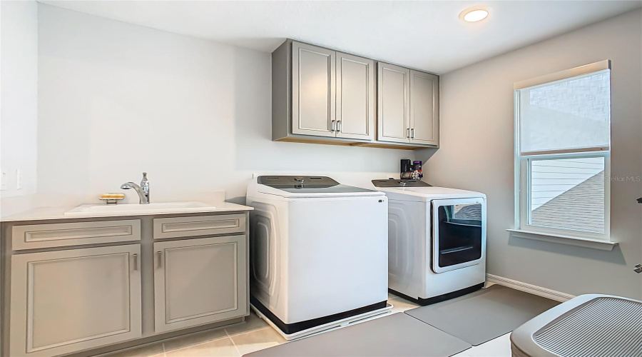ORLANDO, Florida 32836, 5 Bedrooms Bedrooms, ,4 BathroomsBathrooms,Residential,For Sale,PARKVIEW RESERVE,0,MFRO6328563