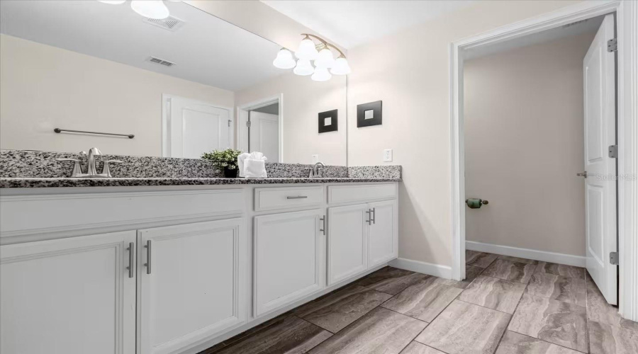 KISSIMMEE, Florida 34746, 5 Bedrooms Bedrooms, ,4 BathroomsBathrooms,Residential,For Sale,PEQUOD,0,MFRG5100044