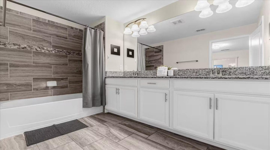 KISSIMMEE, Florida 34746, 5 Bedrooms Bedrooms, ,4 BathroomsBathrooms,Residential,For Sale,PEQUOD,0,MFRG5100044