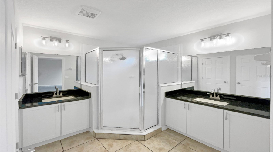 KISSIMMEE, Florida 34746, 4 Bedrooms Bedrooms, ,2 BathroomsBathrooms,Residential,For Sale,SHELTER BAY,0,MFRO6330482