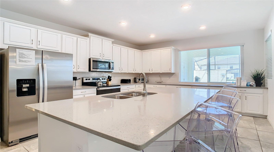 KISSIMMEE, Florida 34747, 4 Bedrooms Bedrooms, ,4 BathroomsBathrooms,Residential,For Sale,AMELIA DOWNS,0,MFRO6239583