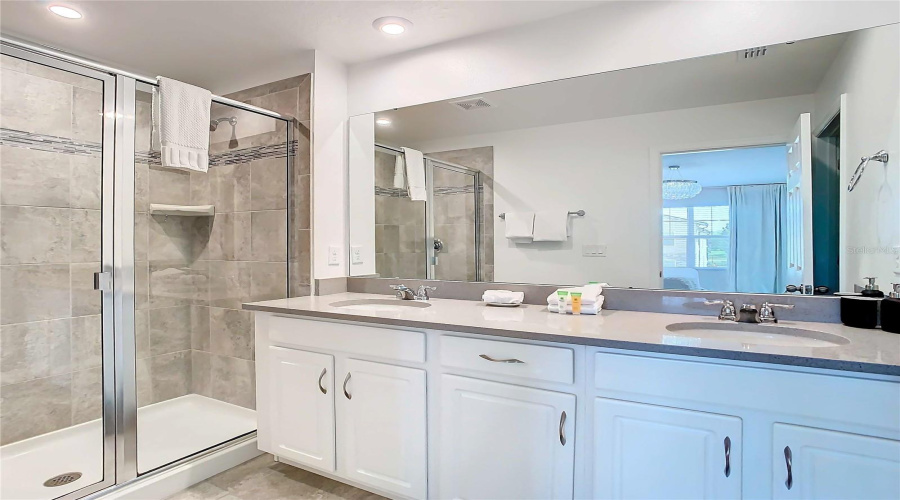 KISSIMMEE, Florida 34747, 4 Bedrooms Bedrooms, ,4 BathroomsBathrooms,Residential,For Sale,AMELIA DOWNS,0,MFRO6239583