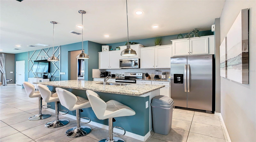 DAVENPORT, Florida 33897, 7 Bedrooms Bedrooms, ,5 BathroomsBathrooms,Residential,For Sale,LILAC,0,MFRO6281370