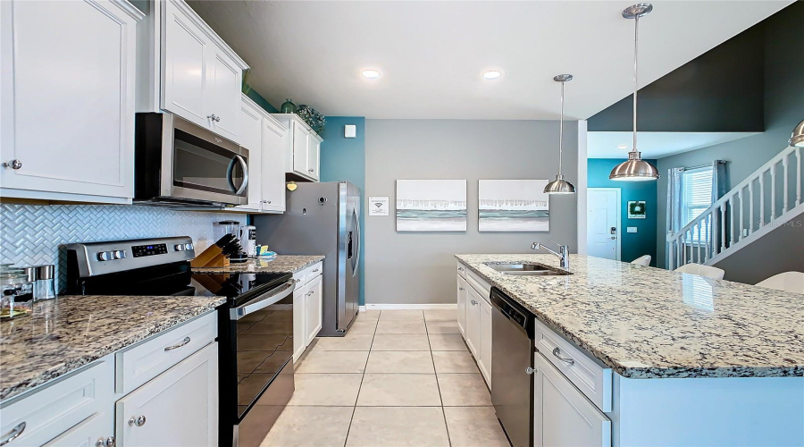 DAVENPORT, Florida 33897, 7 Bedrooms Bedrooms, ,5 BathroomsBathrooms,Residential,For Sale,LILAC,0,MFRO6281370